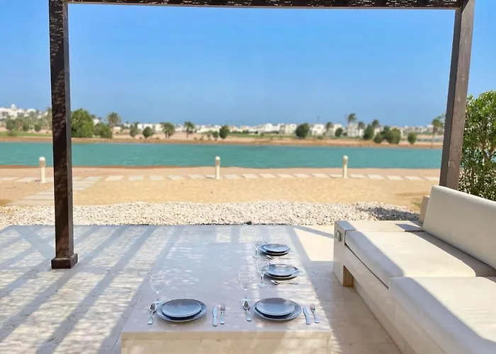 Poised & Pearly 3 Bdr Cyan El Gouna Villa *